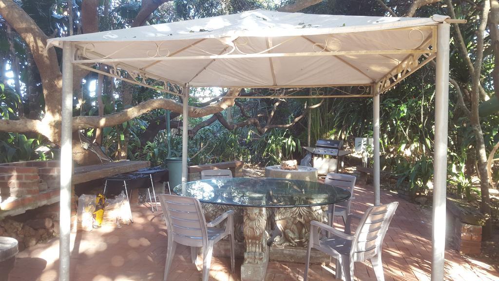 Tropical Beach Boutique Guesthouse Shelly Beach Exteriör bild
